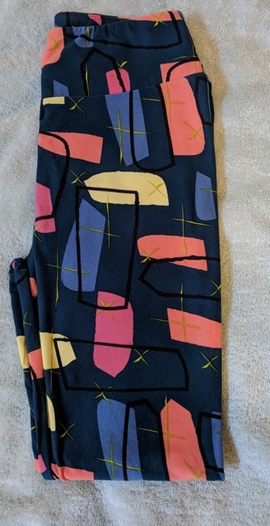 NWOT LULAROE ARTWORK ONE SIZE LEGGINGS. - Picture 3 of 7